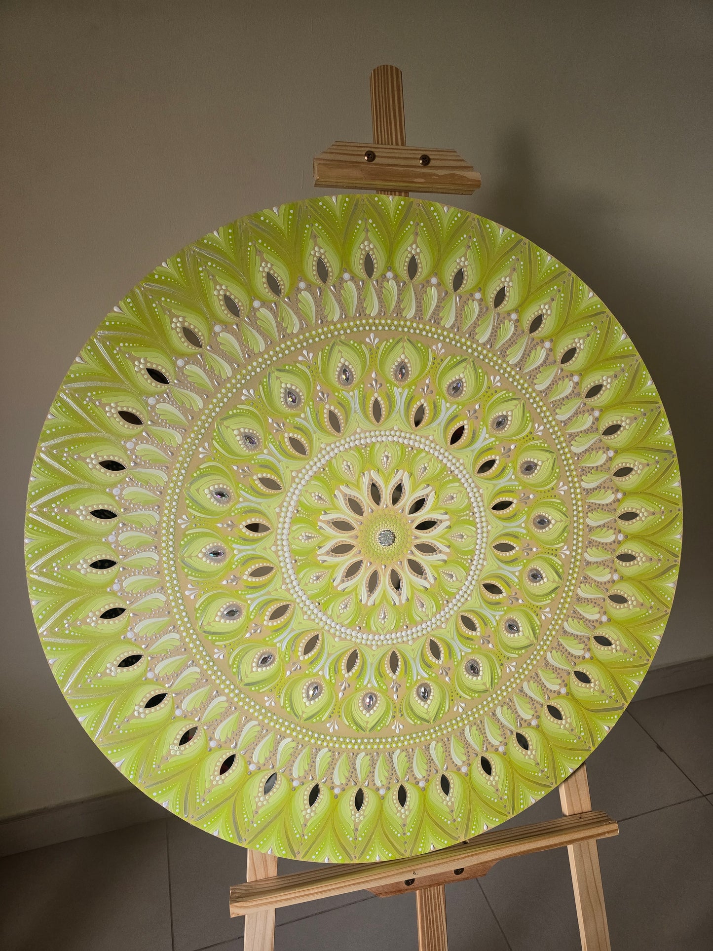 30 Inch Round Mint Dot Mandala